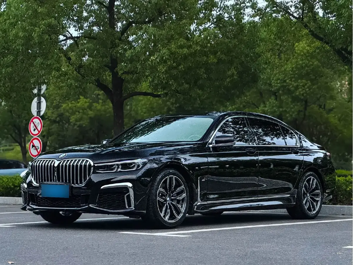 2021 BMW 7 Series 2.0T 265HP L4 8AT