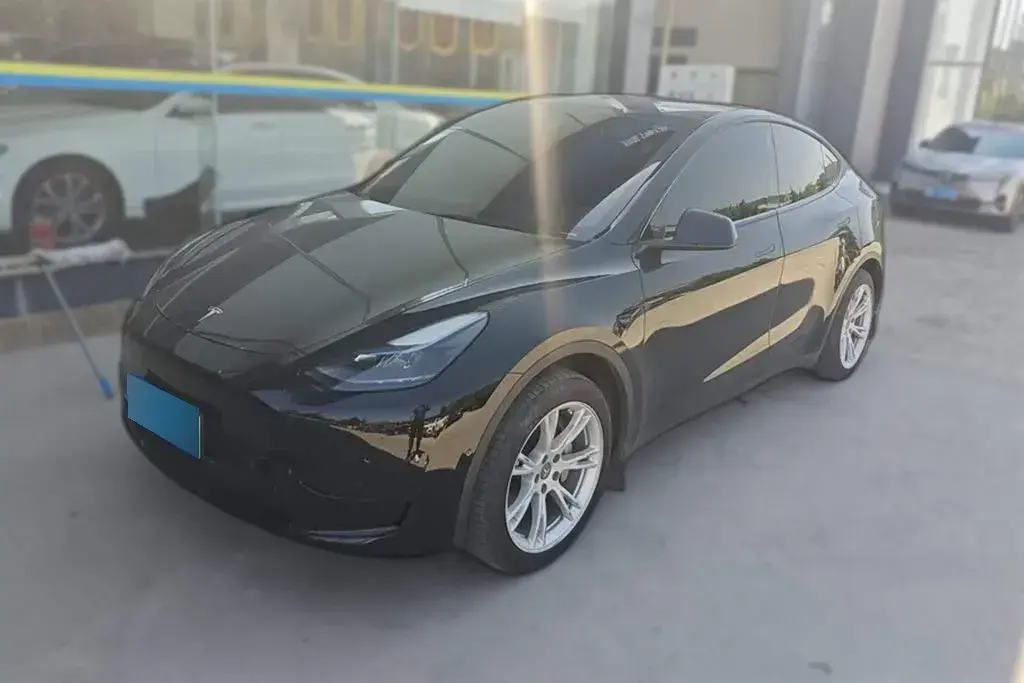 2022 Tesla Model Y BEV 60KWH