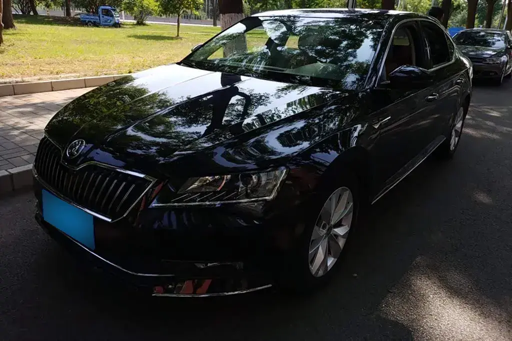 2016 Skoda Superb 1.8T 180HP L4 7DCT