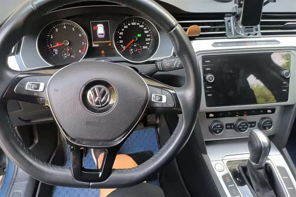 2018 Volkswagen Alltrack 2.0T 220HP L4 6DCT,autocango,china used car exporter,china ev exporter,chinese used car exporter,chinese used ev exporter