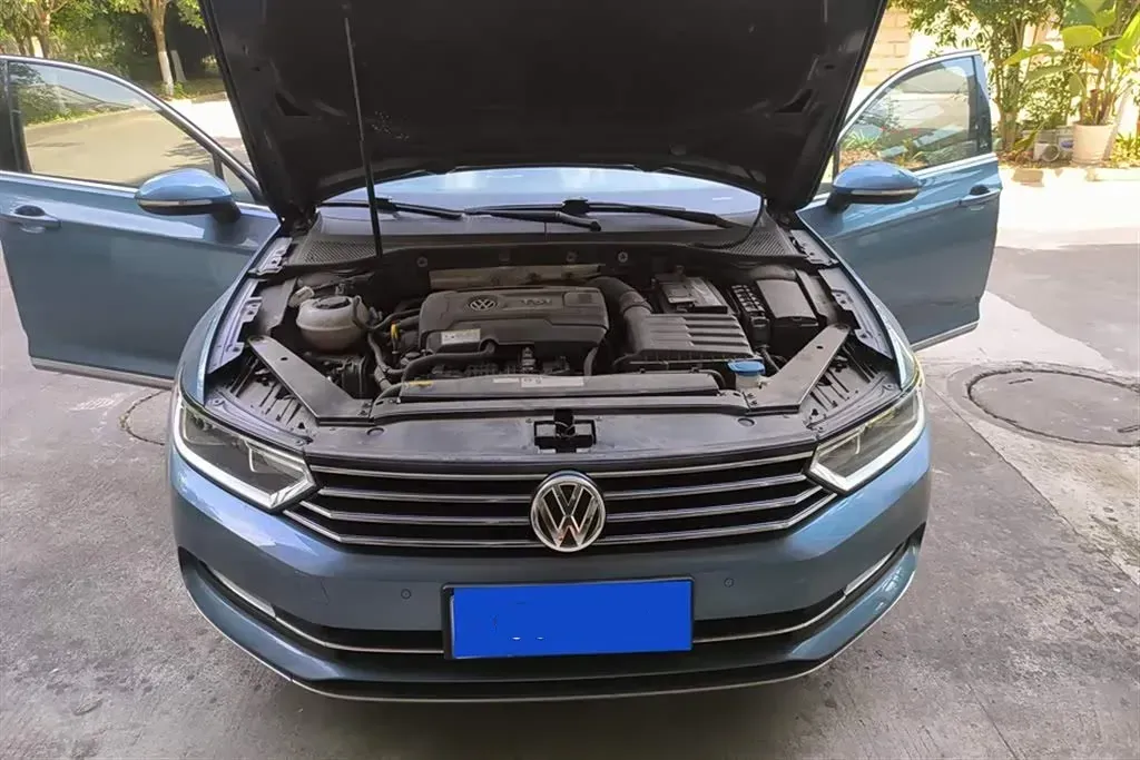 2018 Volkswagen Alltrack 2.0T 220HP L4 6DCT,autocango,china used car exporter,china ev exporter,chinese used car exporter,chinese used ev exporter
