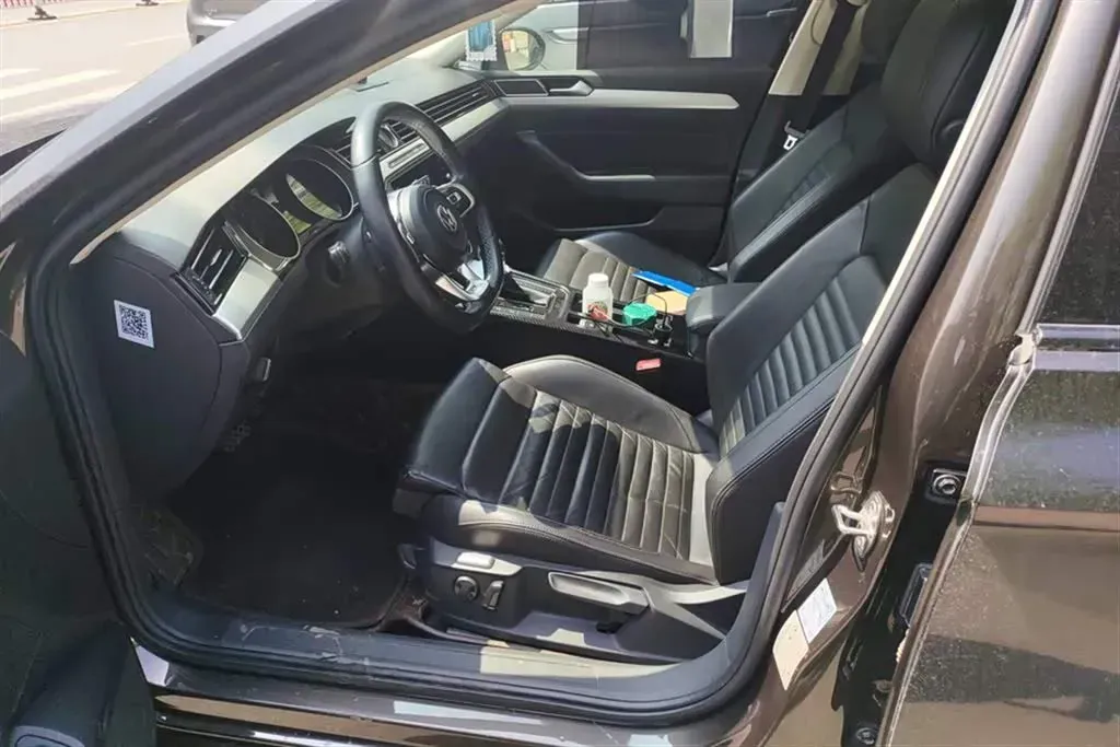 2018 Volkswagen Alltrack 2.0T 220HP L4 6DCT,autocango,china used car exporter,china ev exporter,chinese used car exporter,chinese used ev exporter