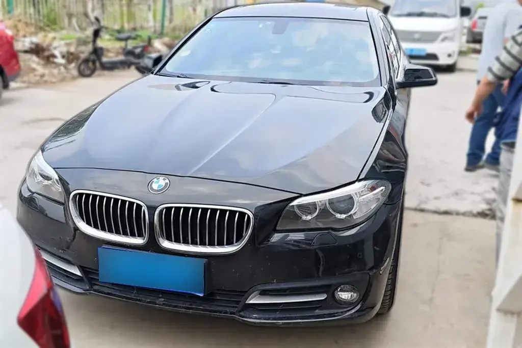 2014 BMW 5 Series 2.0T 184HP L4 8AT
