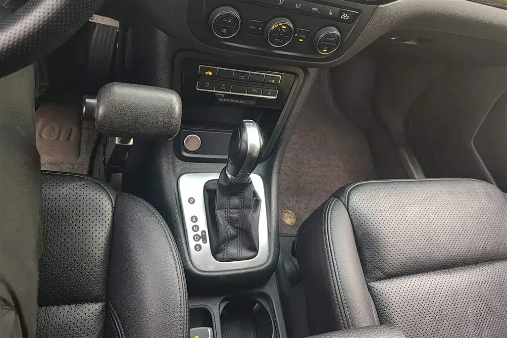 2018 Volkswagen Sharan 2.0T 220HP L4 6DCT,autocango,china used car exporter,china ev exporter,chinese used car exporter,chinese used ev exporter