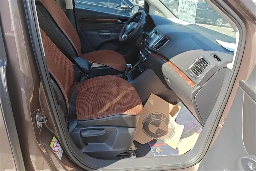 2013 Volkswagen Sharan 2.0T 200HP L4 6DCT,autocango,china used car exporter,china ev exporter,chinese used car exporter,chinese used ev exporter