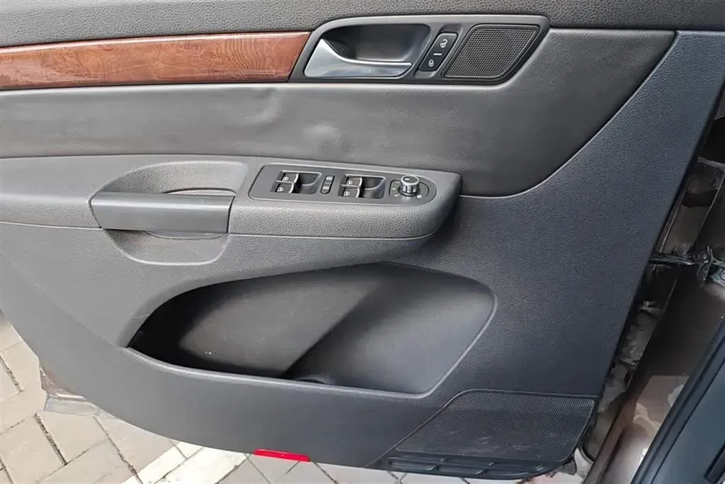 2013 Volkswagen Sharan 2.0T 200HP L4 6DCT,autocango,china used car exporter,china ev exporter,chinese used car exporter,chinese used ev exporter