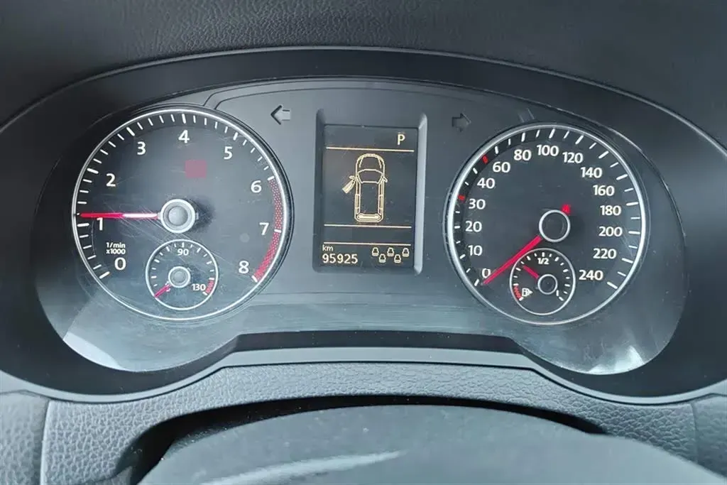 2013 Volkswagen Sharan 2.0T 200HP L4 6DCT,autocango,china used car exporter,china ev exporter,chinese used car exporter,chinese used ev exporter