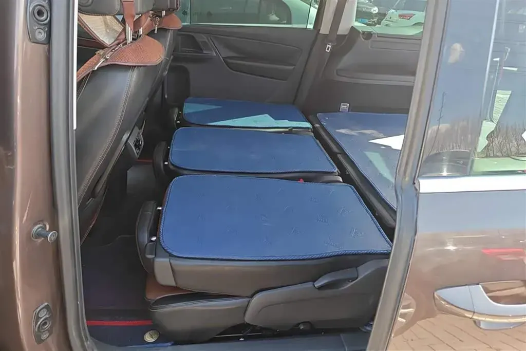 2013 Volkswagen Sharan 2.0T 200HP L4 6DCT,autocango,china used car exporter,china ev exporter,chinese used car exporter,chinese used ev exporter