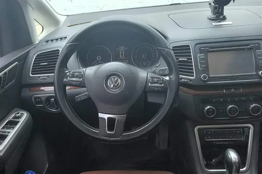 2014 Volkswagen Sharan 2.0T 200HP L4 6DCT,autocango,china used car exporter,china ev exporter,chinese used car exporter,chinese used ev exporter