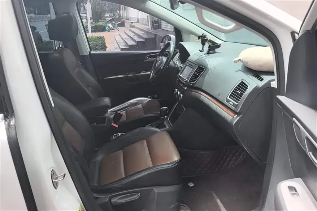 2014 Volkswagen Sharan 2.0T 200HP L4 6DCT,autocango,china used car exporter,china ev exporter,chinese used car exporter,chinese used ev exporter