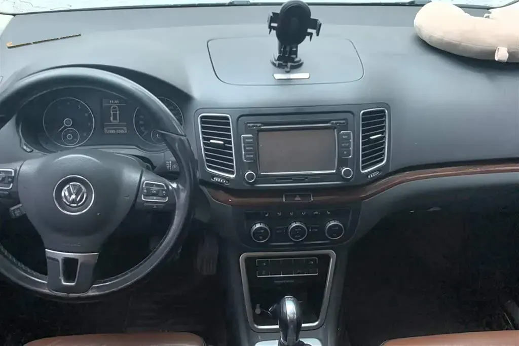 2014 Volkswagen Sharan 2.0T 200HP L4 6DCT,autocango,china used car exporter,china ev exporter,chinese used car exporter,chinese used ev exporter