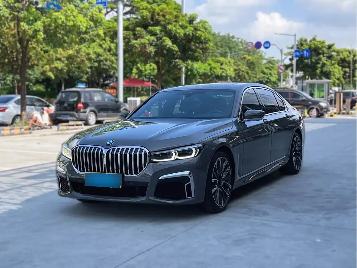 2021 BMW 7 Series 3.0T 340HP L6 8AT