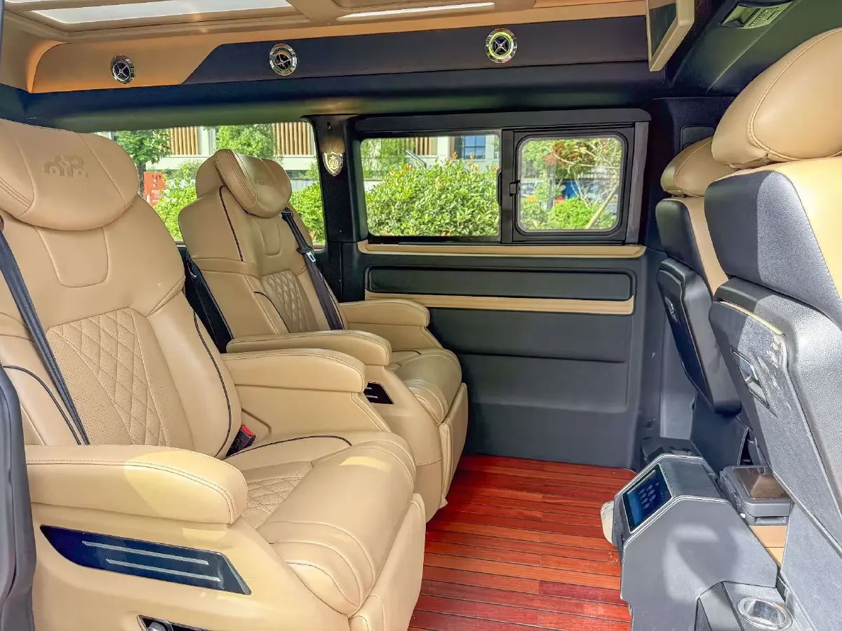 2019 Volkswagen Caravelle 2.0T 204HP L4 7DCT,autocango,china used car exporter,china ev exporter,chinese used car exporter,chinese used ev exporter