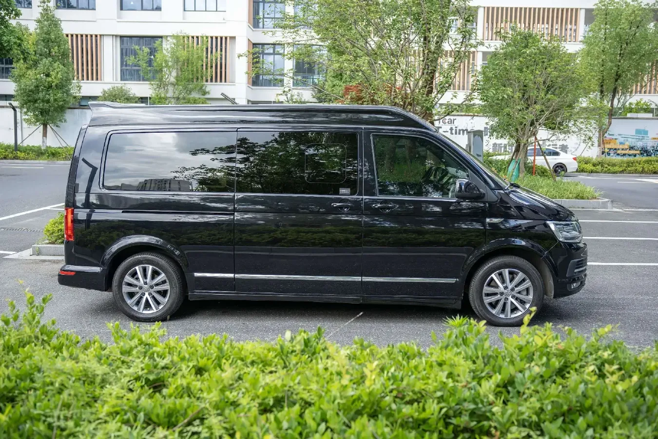 2019 Volkswagen Caravelle 2.0T 204HP L4 7DCT,autocango,china used car exporter,china ev exporter,chinese used car exporter,chinese used ev exporter
