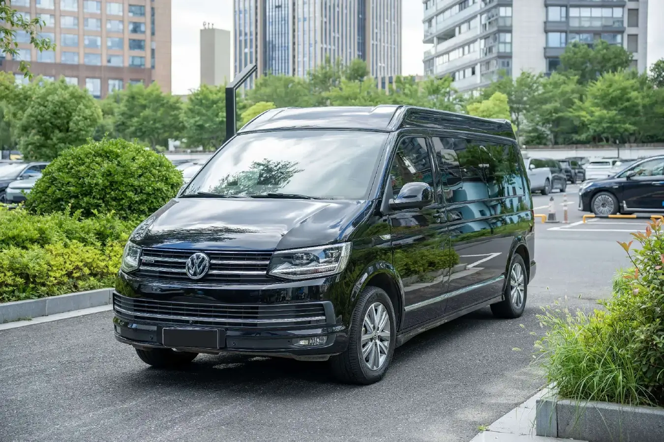 2019 Volkswagen Caravelle 2.0T 204HP L4 7DCT