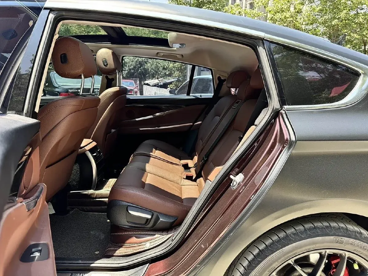 2014 BMW 5 Series GT 2.0T 245HP L4 8AT,autocango,china used car exporter,china ev exporter,chinese used car exporter,chinese used ev exporter