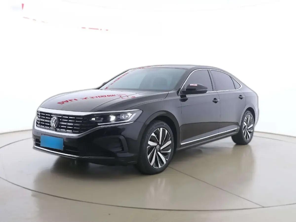 2025 Volkswagen Passat 2.0T 220HP L4 7DCT