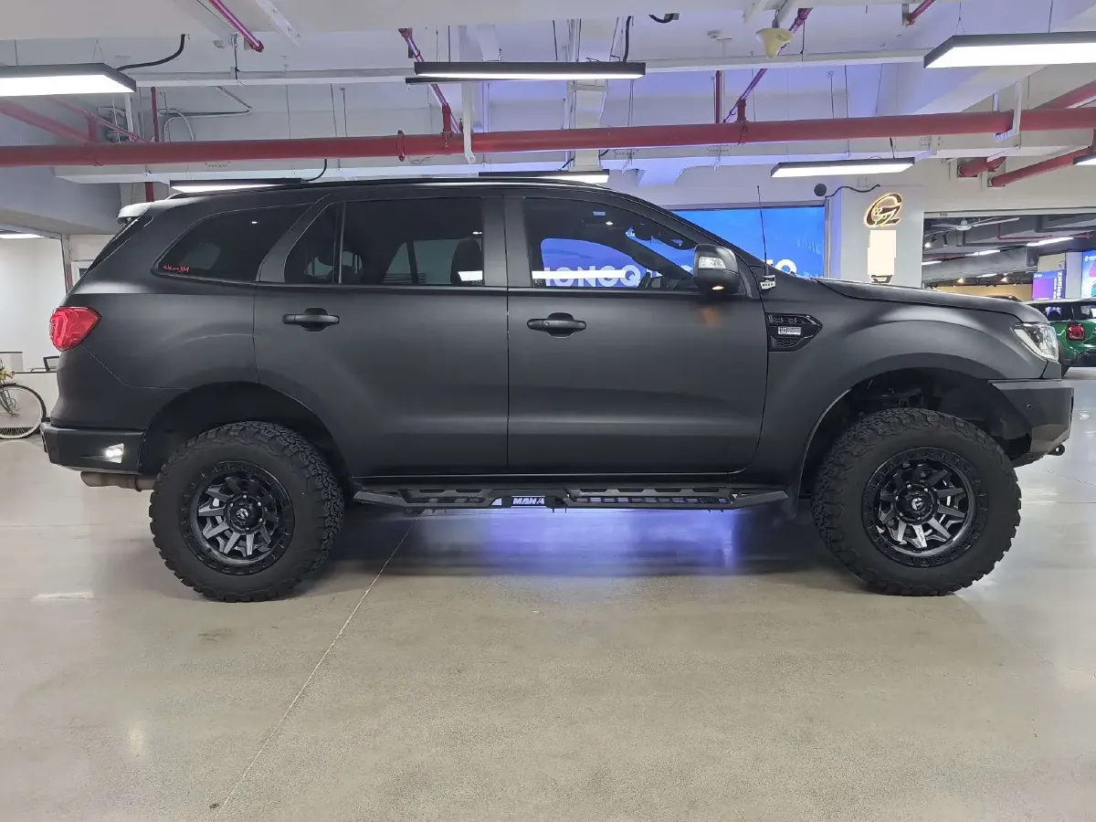 2020 Ford Everest 2.3T 275HP L4 10AT,autocango,china used car exporter,china ev exporter,chinese used car exporter,chinese used ev exporter