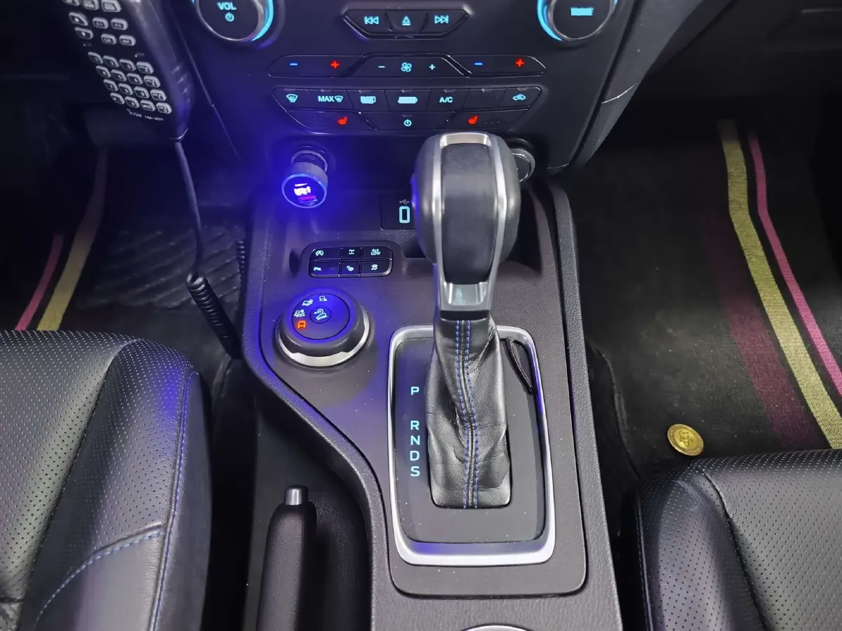 2020 Ford Everest 2.3T 275HP L4 10AT,autocango,china used car exporter,china ev exporter,chinese used car exporter,chinese used ev exporter