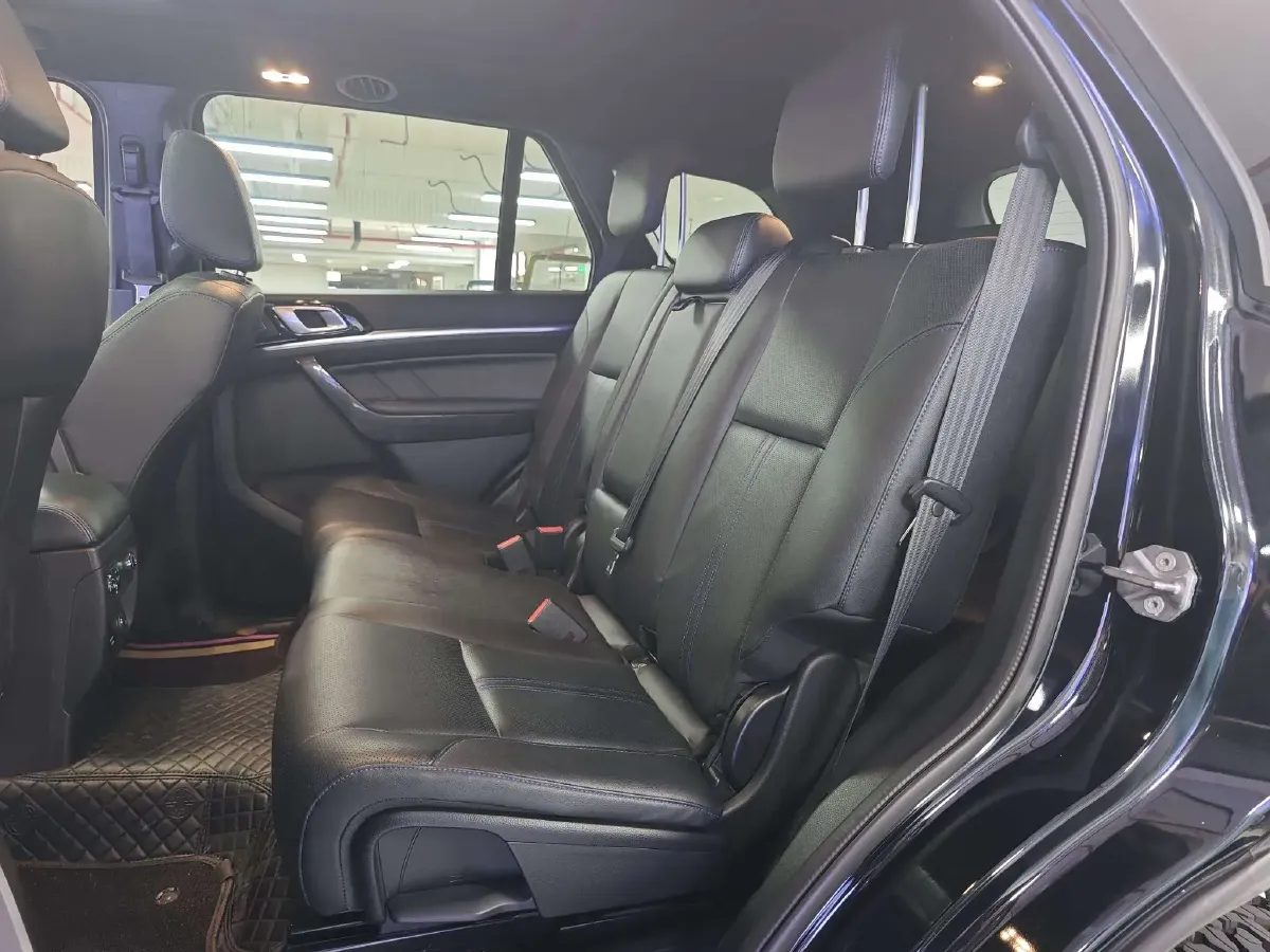 2020 Ford Everest 2.3T 275HP L4 10AT,autocango,china used car exporter,china ev exporter,chinese used car exporter,chinese used ev exporter