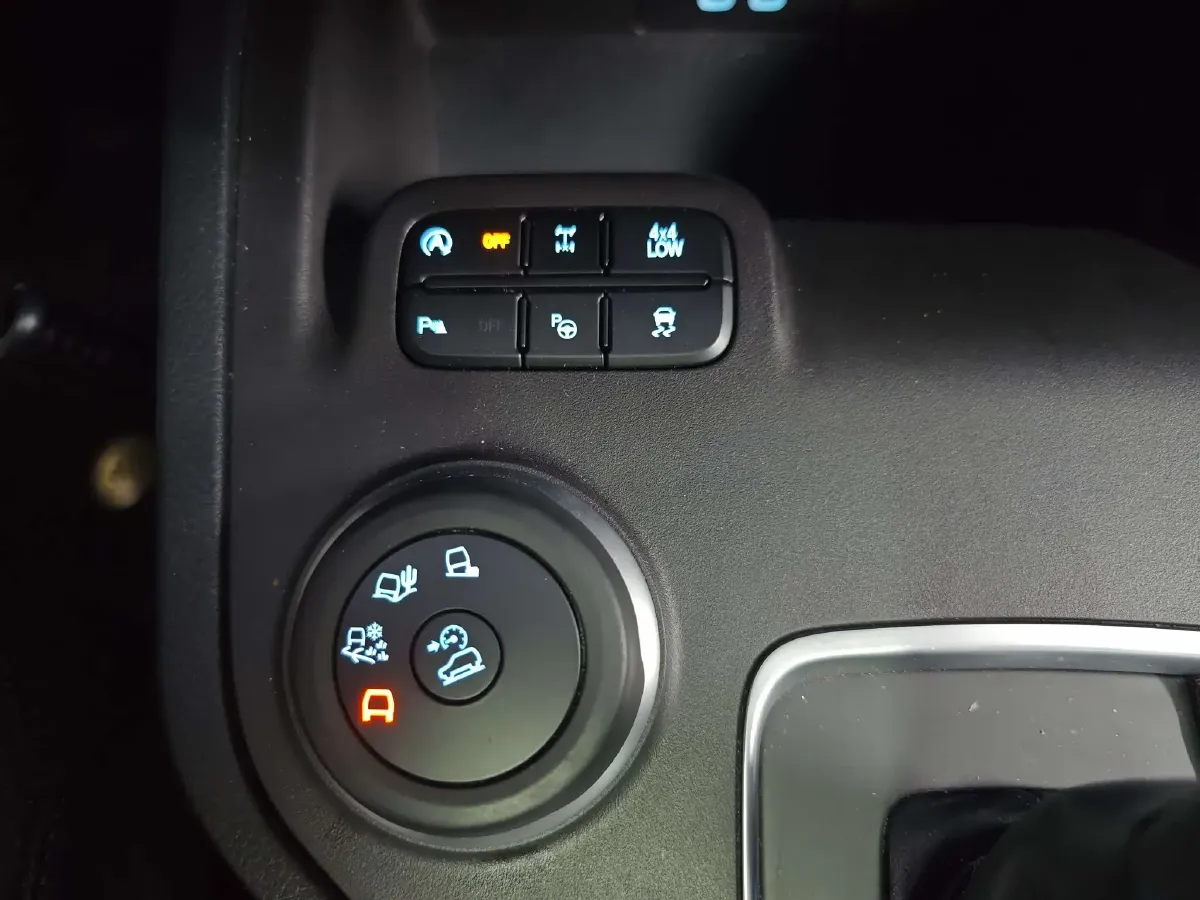 2020 Ford Everest 2.3T 275HP L4 10AT,autocango,china used car exporter,china ev exporter,chinese used car exporter,chinese used ev exporter