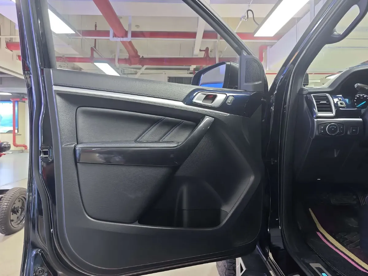 2020 Ford Everest 2.3T 275HP L4 10AT,autocango,china used car exporter,china ev exporter,chinese used car exporter,chinese used ev exporter