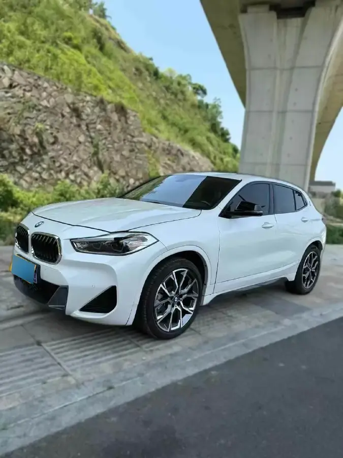 2023 BMW X2 2.0T 178HP L4 7DCT