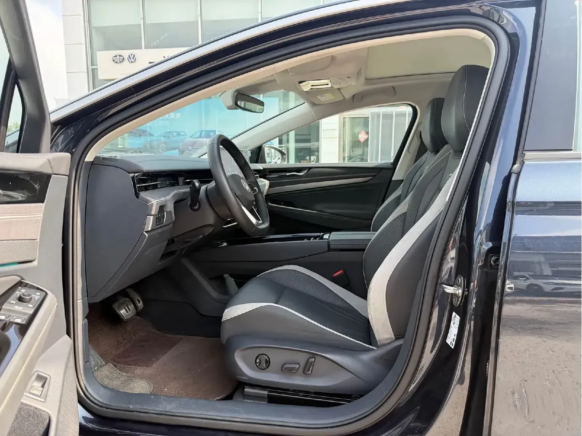 2024 Volkswagen ID.7 Vizzion BEV 84.8KWH,autocango,china used car exporter,china ev exporter,chinese used car exporter,chinese used ev exporter