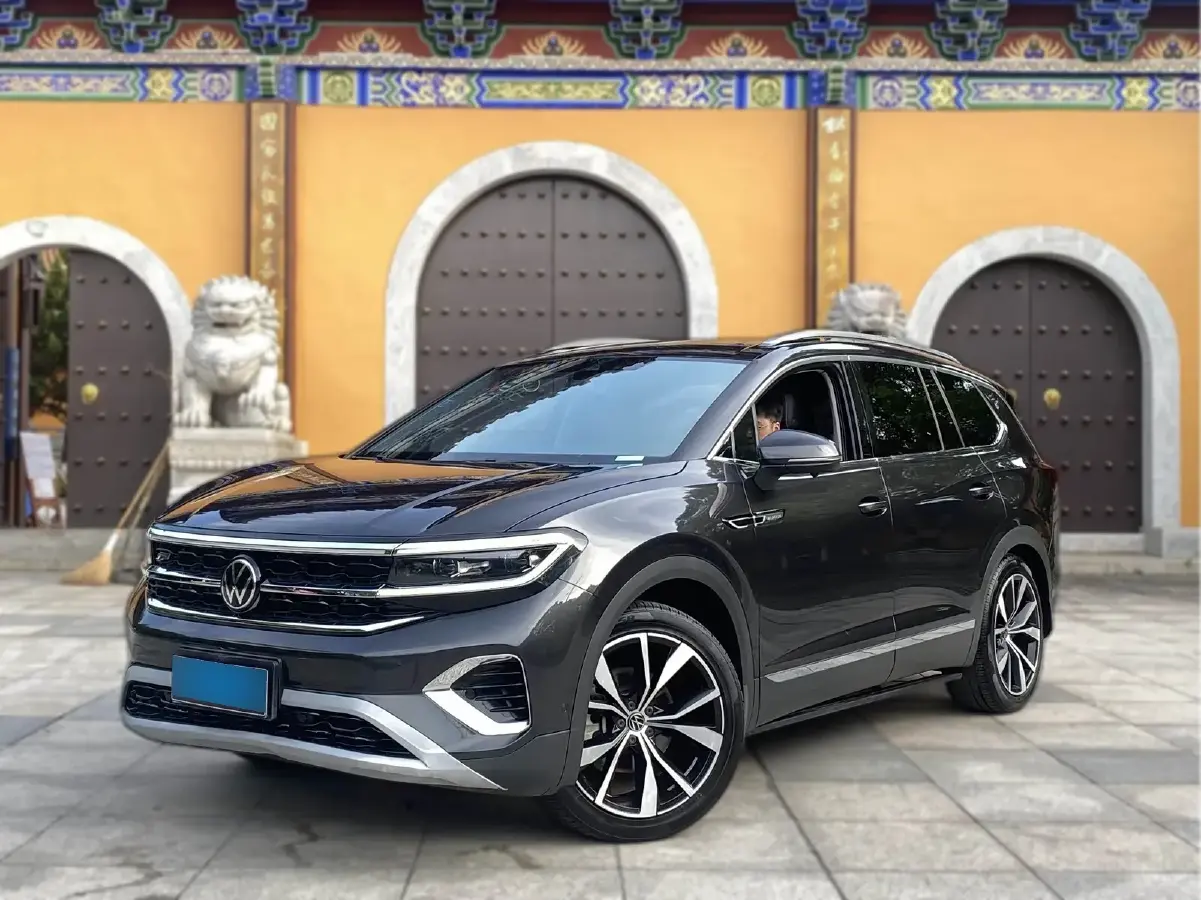 2023 Volkswagen Talagon 2.5T 299HP V6 7DCT