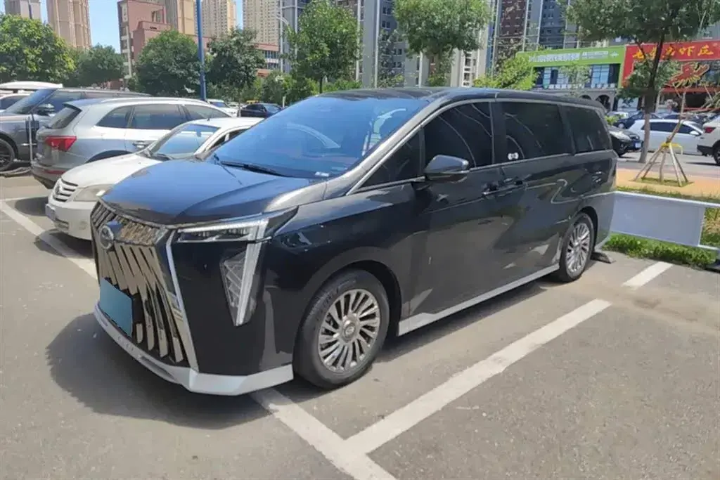 2023 GAC Trumpchi M8 2.0T 190HP L4 E-CVT Hybrid