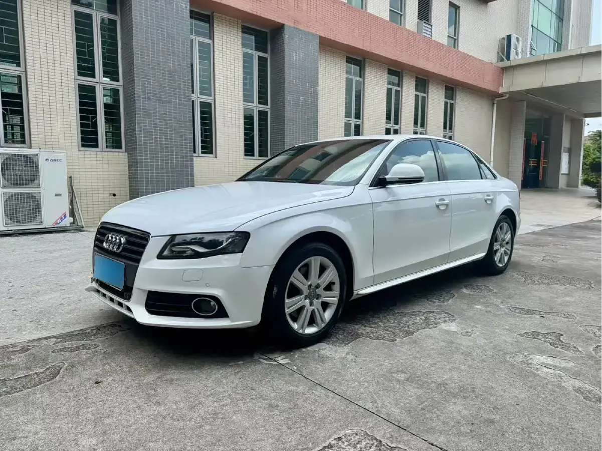 2011 Audi A4L 2.0T 180HP L4 CVT