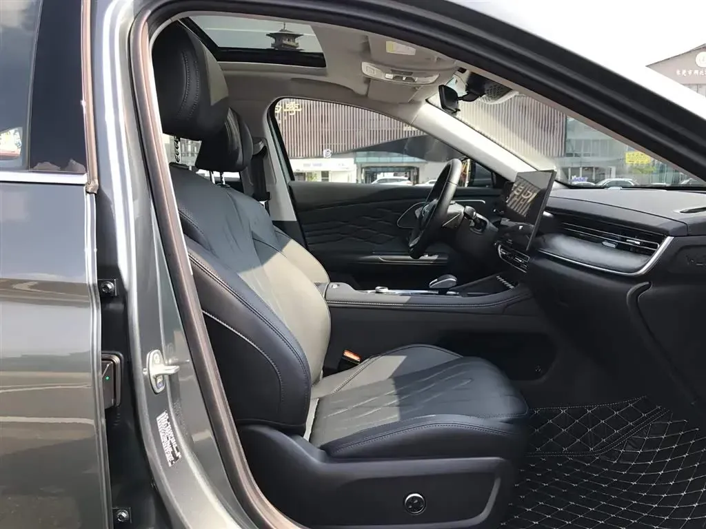 2025 Chery Arrizo 8 Pro 1.6T 197HP L4 7DCT,autocango,china used car exporter,china ev exporter,chinese used car exporter,chinese used ev exporter