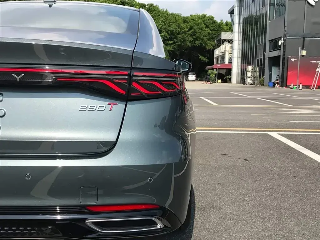 2025 Chery Arrizo 8 Pro 1.6T 197HP L4 7DCT,autocango,china used car exporter,china ev exporter,chinese used car exporter,chinese used ev exporter