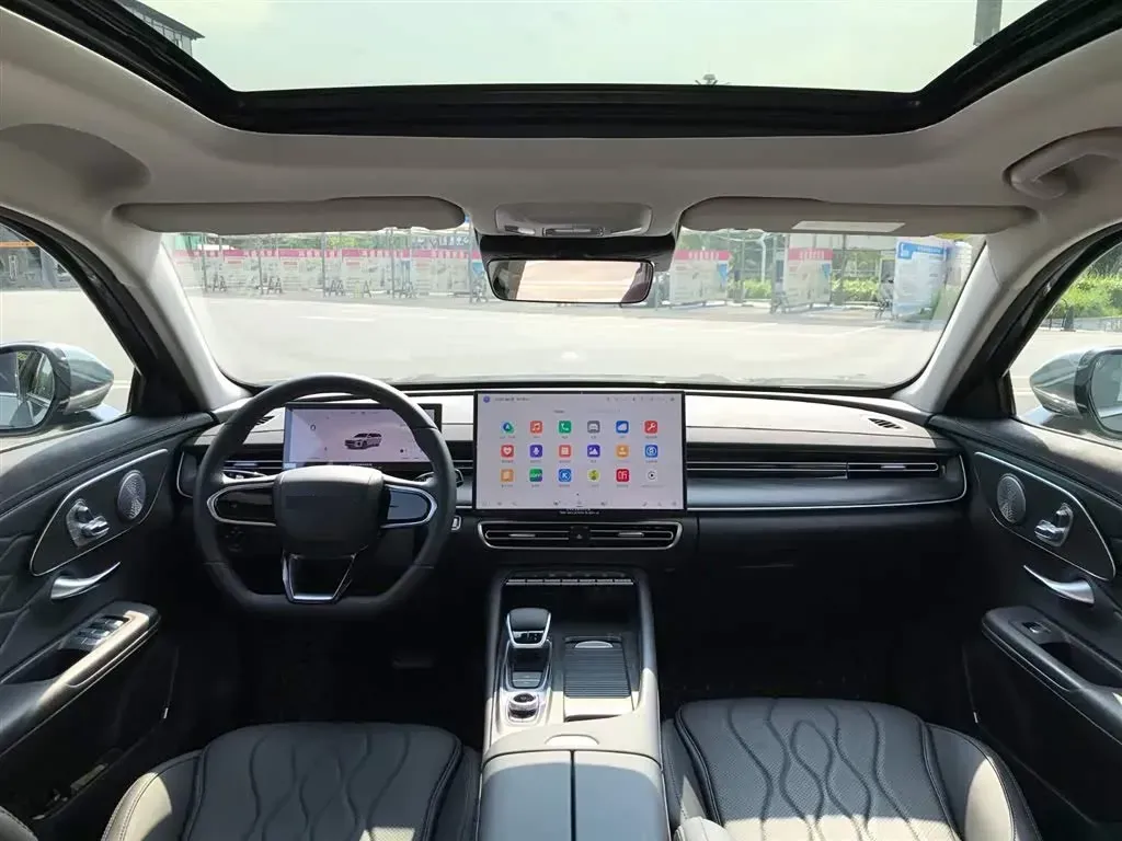 2025 Chery Arrizo 8 Pro 1.6T 197HP L4 7DCT,autocango,china used car exporter,china ev exporter,chinese used car exporter,chinese used ev exporter