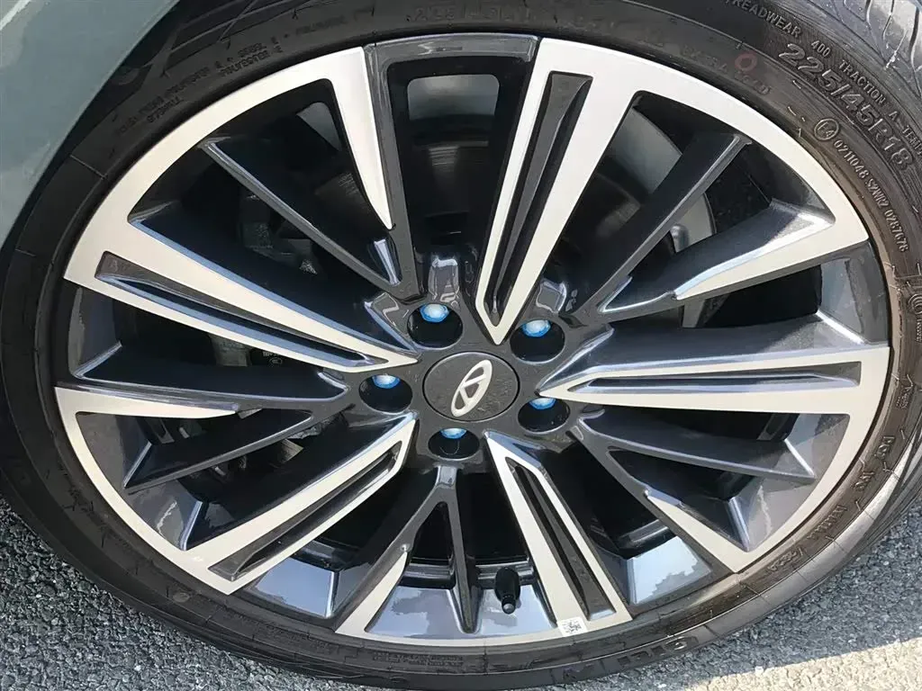 2025 Chery Arrizo 8 Pro 1.6T 197HP L4 7DCT,autocango,china used car exporter,china ev exporter,chinese used car exporter,chinese used ev exporter