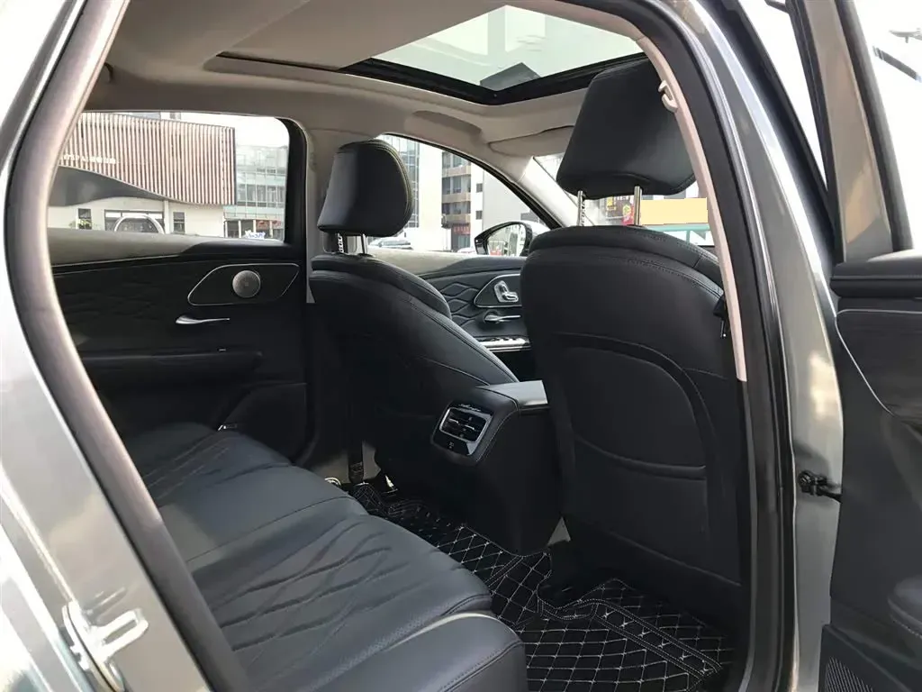 2025 Chery Arrizo 8 Pro 1.6T 197HP L4 7DCT,autocango,china used car exporter,china ev exporter,chinese used car exporter,chinese used ev exporter