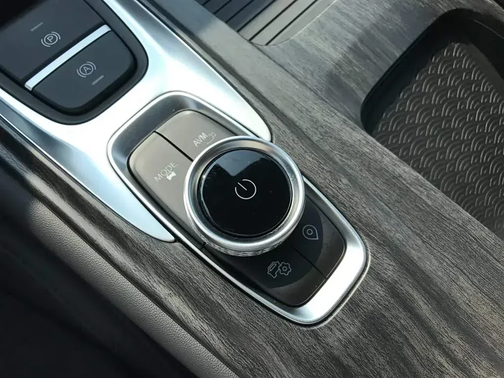 2025 Chery Arrizo 8 Pro 1.6T 197HP L4 7DCT,autocango,china used car exporter,china ev exporter,chinese used car exporter,chinese used ev exporter