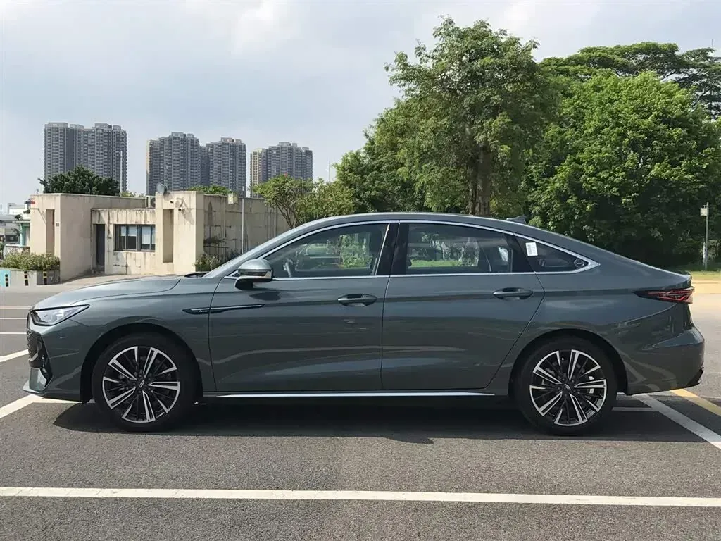2025 Chery Arrizo 8 Pro 1.6T 197HP L4 7DCT,autocango,china used car exporter,china ev exporter,chinese used car exporter,chinese used ev exporter