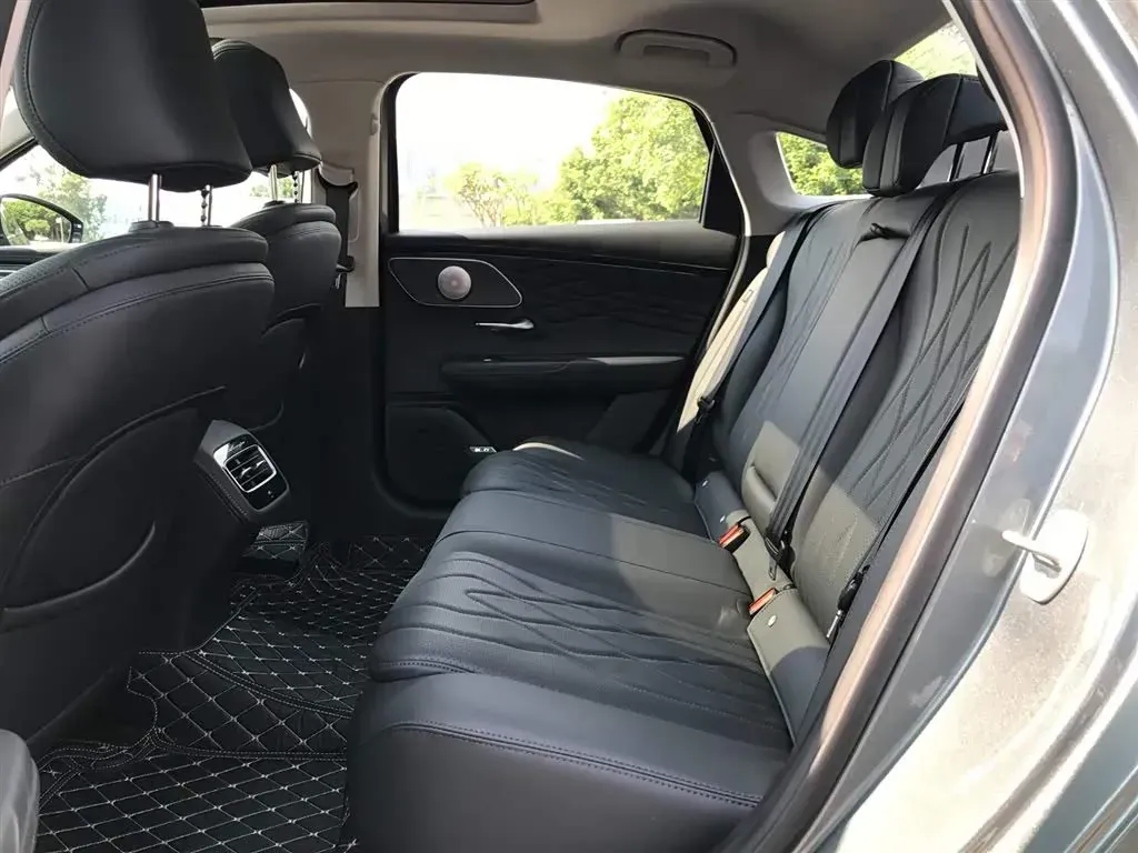 2025 Chery Arrizo 8 Pro 1.6T 197HP L4 7DCT,autocango,china used car exporter,china ev exporter,chinese used car exporter,chinese used ev exporter