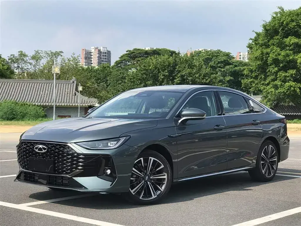 2025 Chery Arrizo 8 Pro 1.6T 197HP L4 7DCT