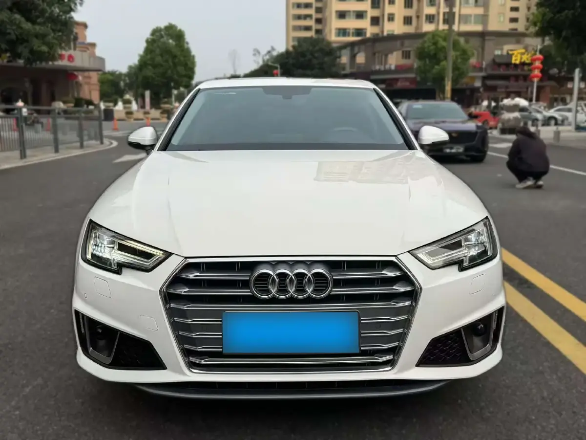 2019 Audi A4L 2.0T 190HP L4 7DCT