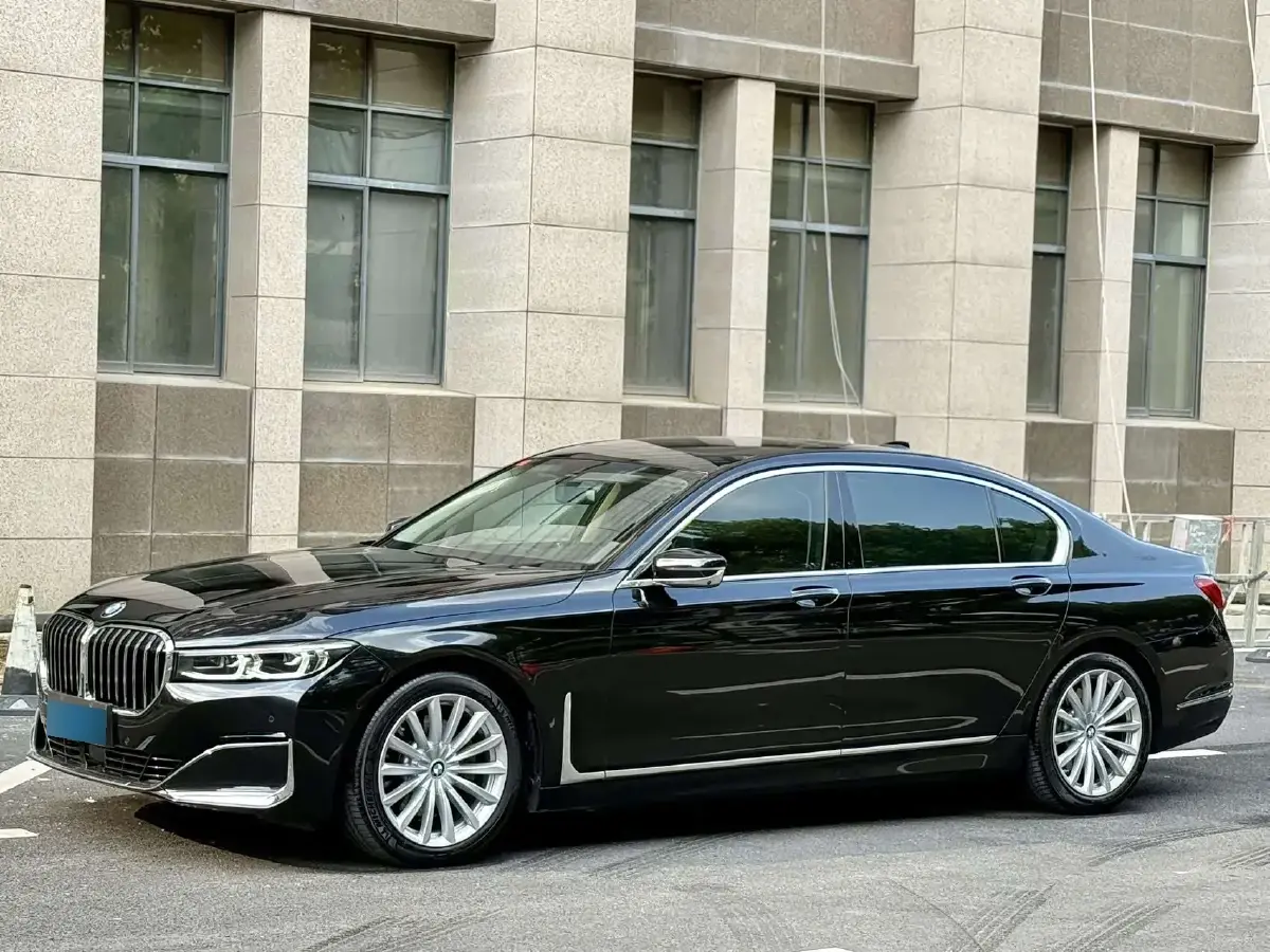 2021 BMW 7 Series 3.0T 340HP L6 8AT