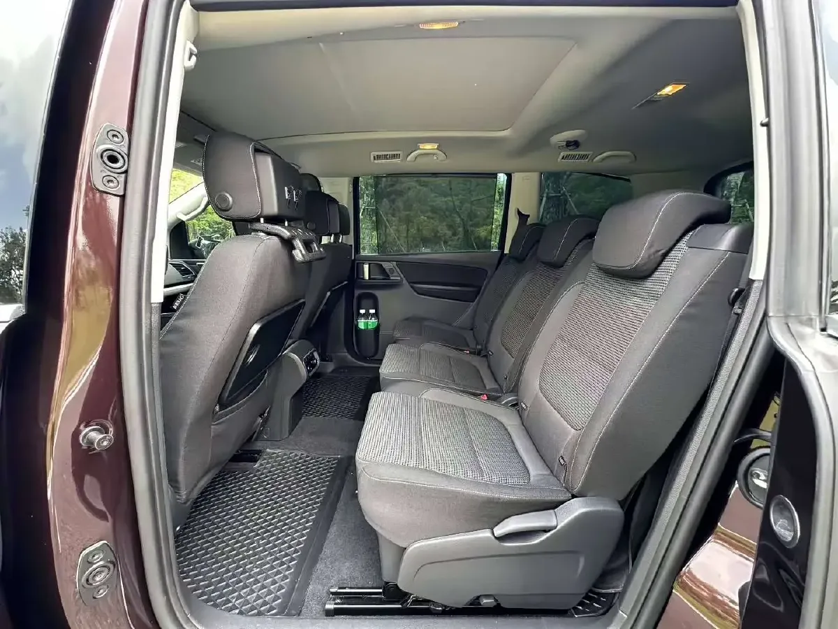 2016 Volkswagen Sharan 2.0T 220HP L4 6DCT,autocango,china used car exporter,china ev exporter,chinese used car exporter,chinese used ev exporter