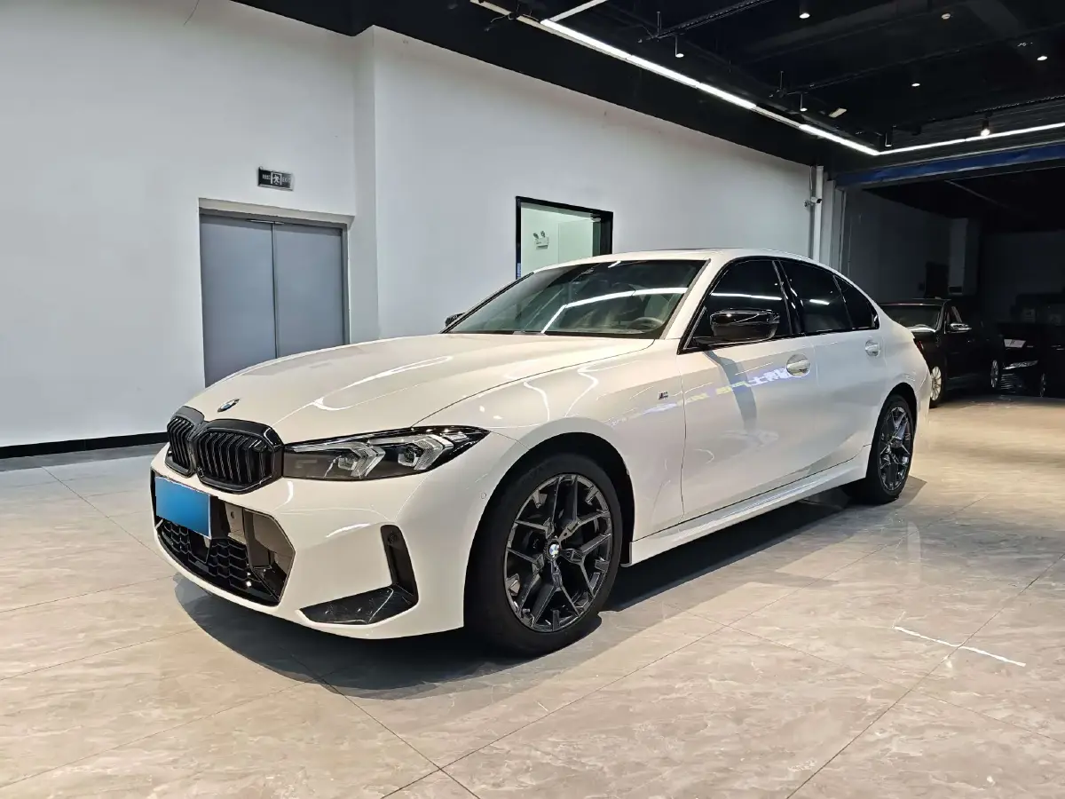 2025 BMW 3 Series 2.0T 245HP L4 8AT