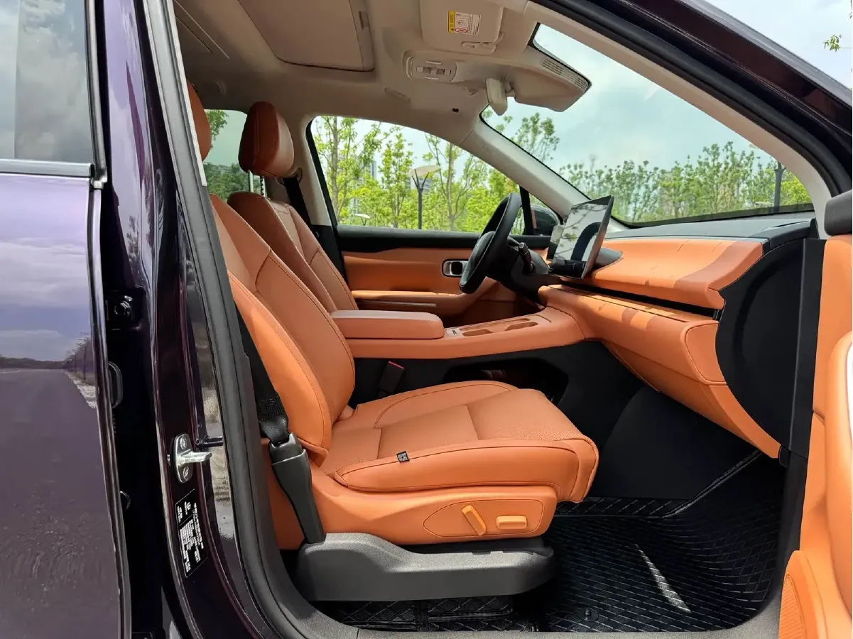 2024 Leapmotor C16 1.5L 95HP L4 REEV 28.4KWH,autocango,china used car exporter,china ev exporter,chinese used car exporter,chinese used ev exporter