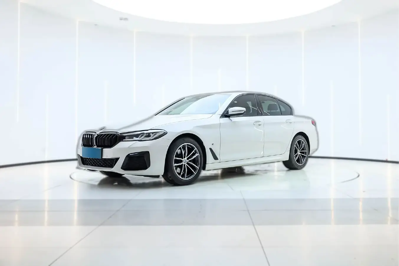 2022 BMW 5 Series 2.0T 184HP L4 8AT