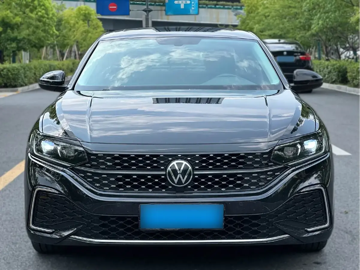 2022 Volkswagen Passat 2.0T 186HP L4 7DCT