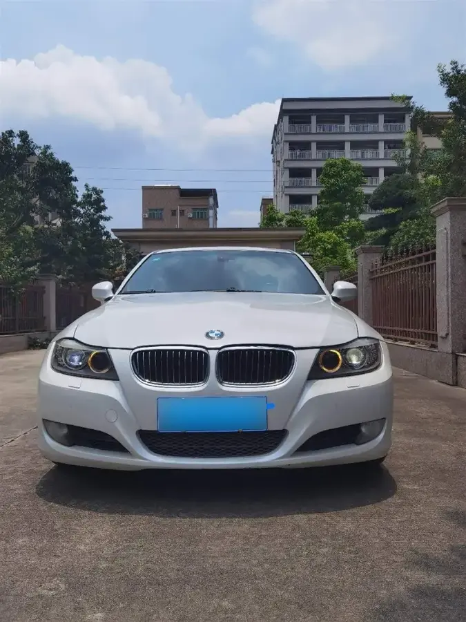 2009 BMW 3 Series 2.5L 218HP L6 6AT