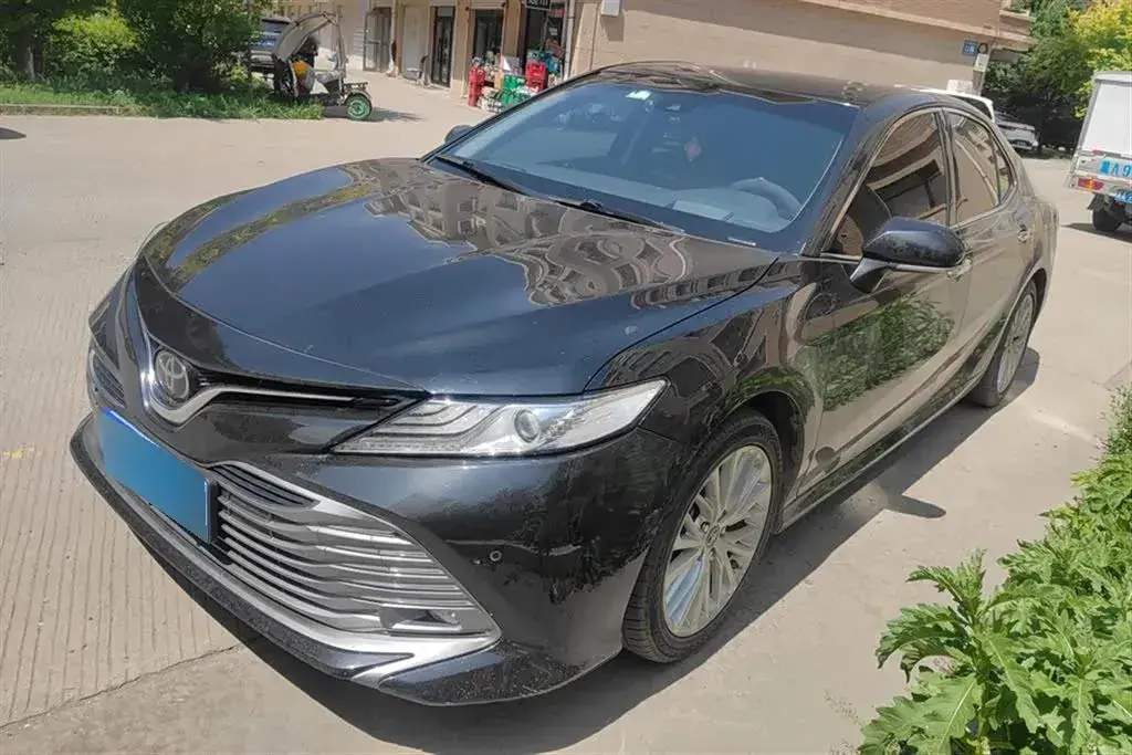 2018 Toyota Camry 2.5L 209HP L4 8AT