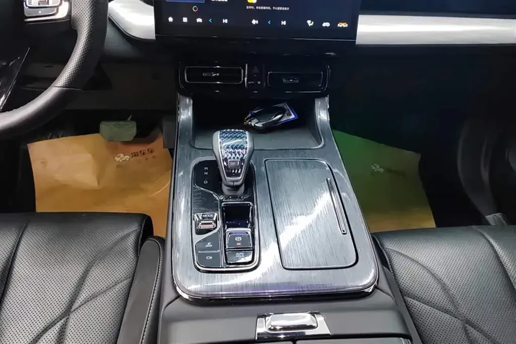 2024 GAC Trumpchi ES9 2.0T 190HP L4 2DHT PHEV 25.57KWH,autocango,china used car exporter,china ev exporter,chinese used car exporter,chinese used ev exporter